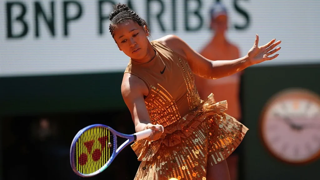 Наомі Осака на Roland Garros: модний вихід у золотій сукні - image 2 - APRIL Journal Naomi Osaka на Roland Garros: модний вихід у золотій сукні