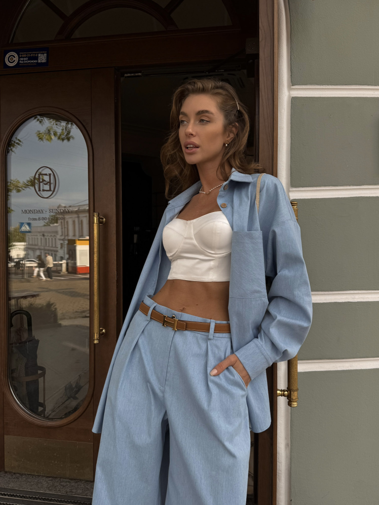 image Sleepwear у місті: як носити піжаму, комбінацію та кардиган удень