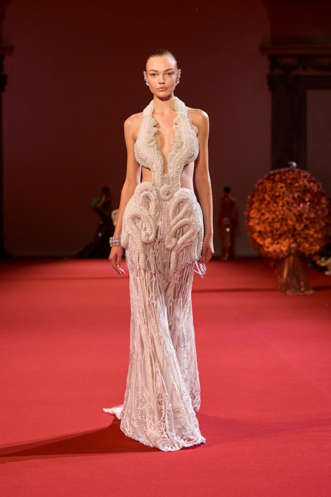 Весільна мода 2026: головні ідеї з Couture Week - image 9 - APRIL Journal Весільна мода 2026: головні ідеї з Couture Week