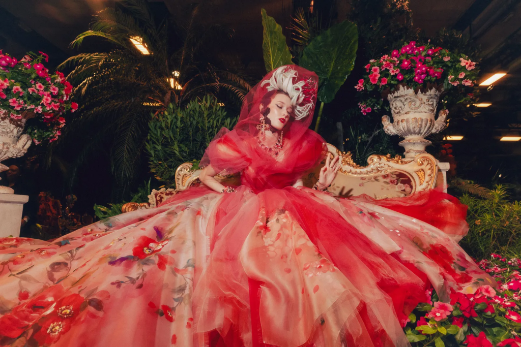 Dolce & Gabbana Alta Moda 2026: Сицилія, міфологія й кутюрна драма - image 16 - APRIL Journal Dolce & Gabbana Alta Moda 2026: Таорміна, Сицилія й кутюр як театр